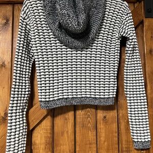 Guess Monochrome Patterned Cowl Neck Sweater